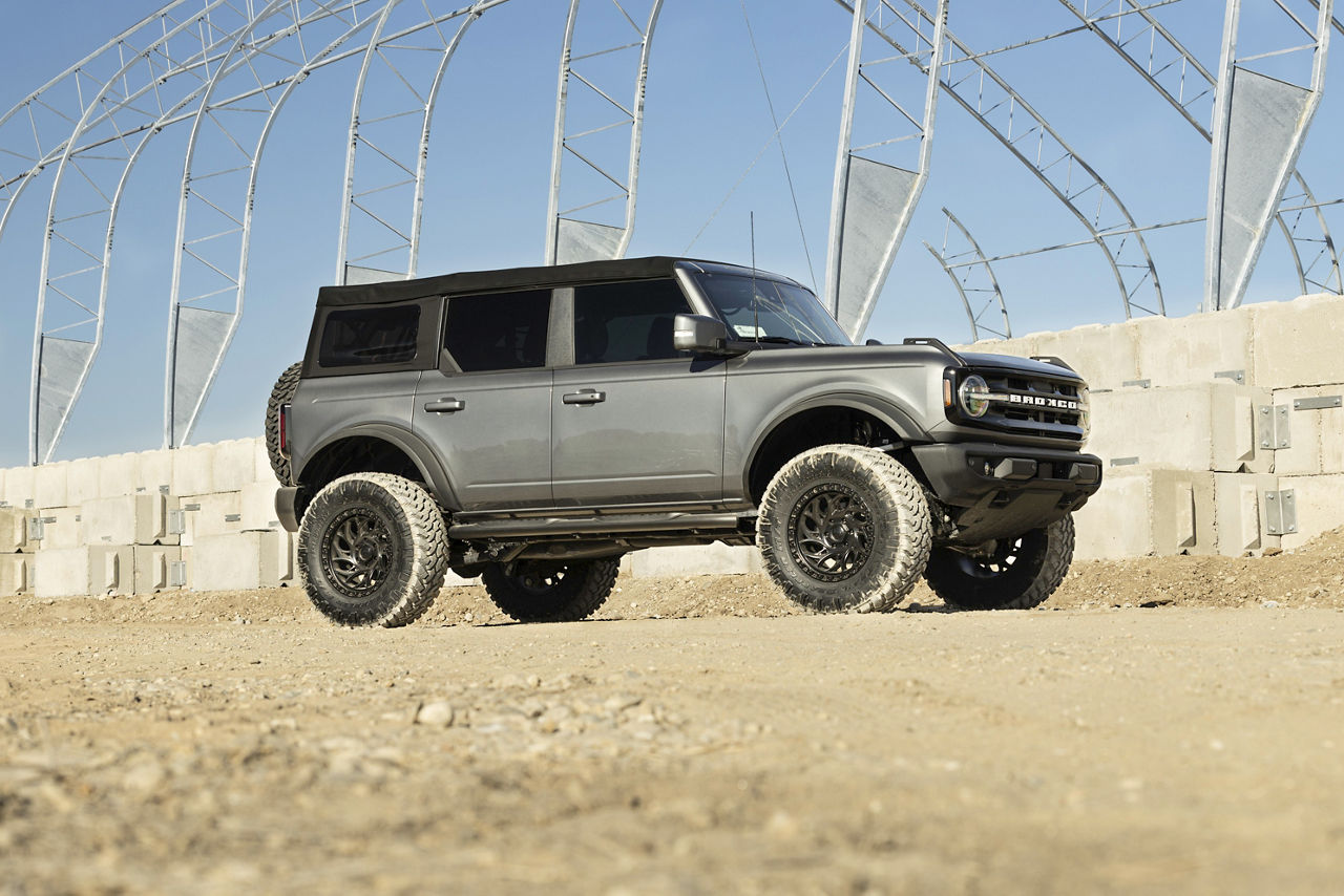 2022 Ford Bronco - Fuel RUNNER OR - Black | Fuel Off-Road Wheels